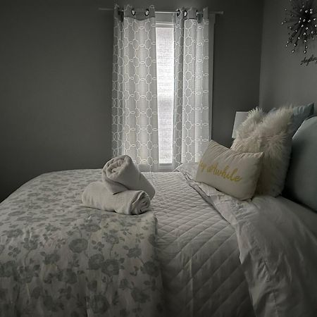 Cozy, 1St Floor Apartment 2Bdrms Plus Semi Private Room With Futon Pets With Fee Family Friendly Close To Everything Cleveland Exterior foto